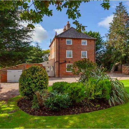 Large Three Storey Georgian House And Gardens Villa Wrentham Exterior photo
