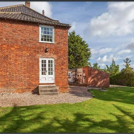 Large Three Storey Georgian House And Gardens Villa Wrentham Exterior photo